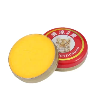 Chinese Balm With the Effect of Relieving Headaches Heatstroke Motion Sickness and Preventing Mosquito Bites
