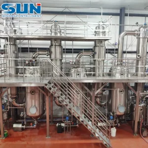Food Grade Stainless Steel 304 Three Effect Vacuum Falling Film Evaporator Steam Powered for Chicken Soup Concentration